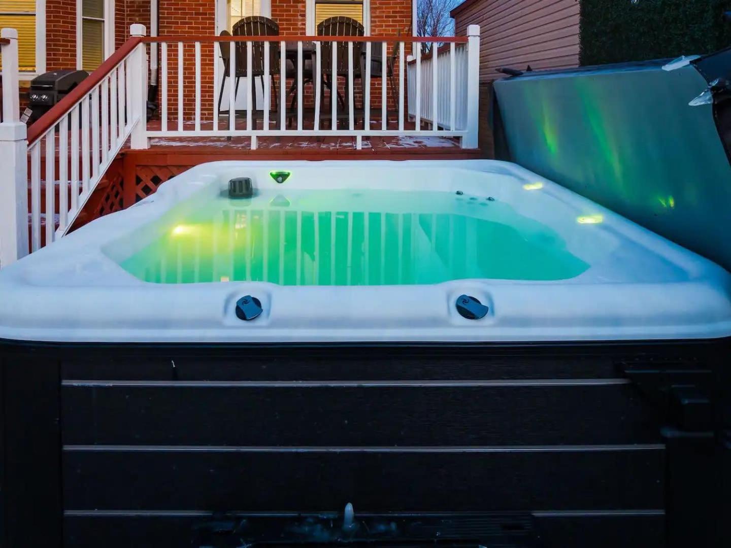Fun Upscale Oasis W Hot Tub Near Osu & Short North Villa Columbus Eksteriør bilde