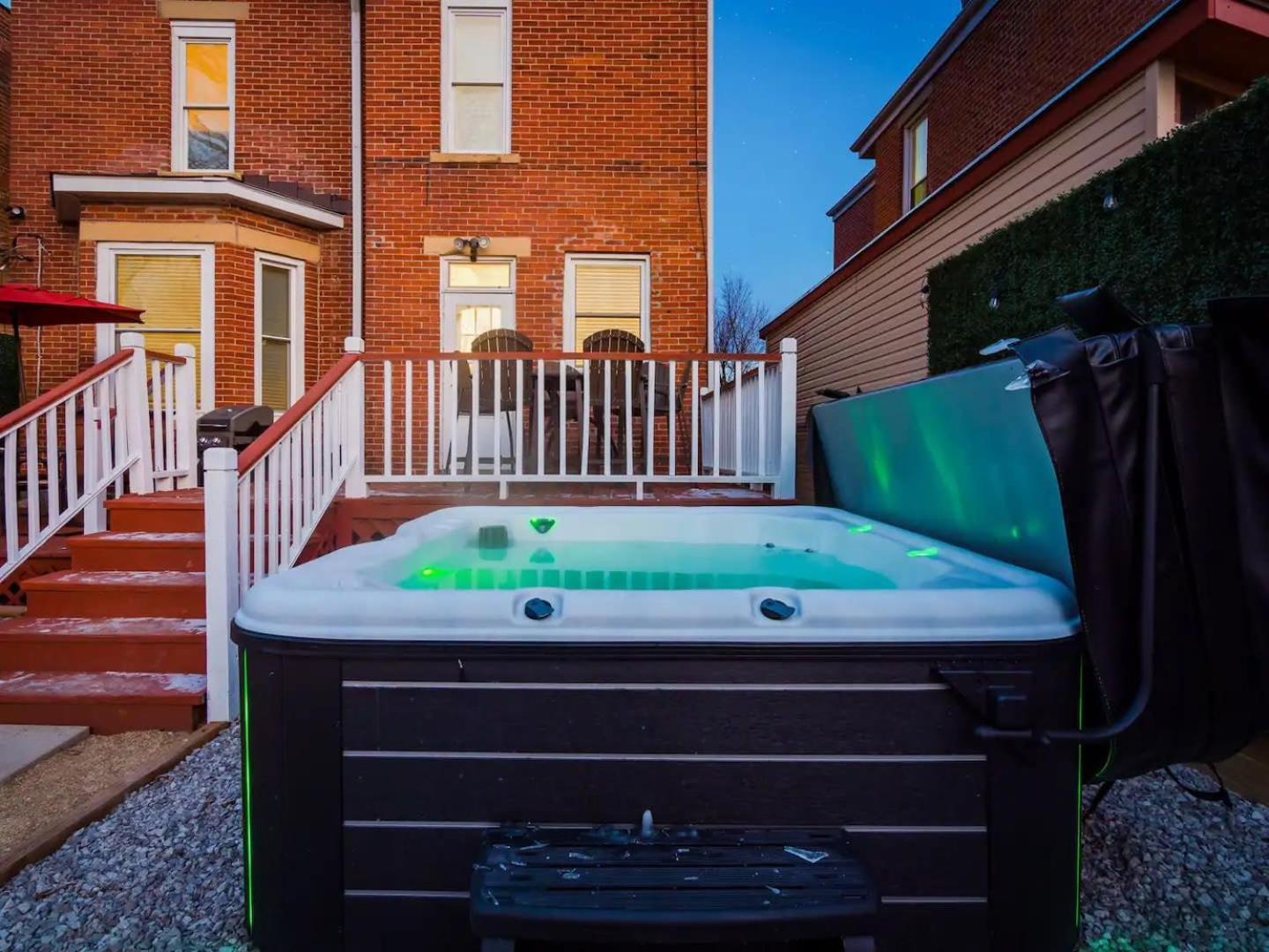 Fun Upscale Oasis W Hot Tub Near Osu & Short North Villa Columbus Eksteriør bilde