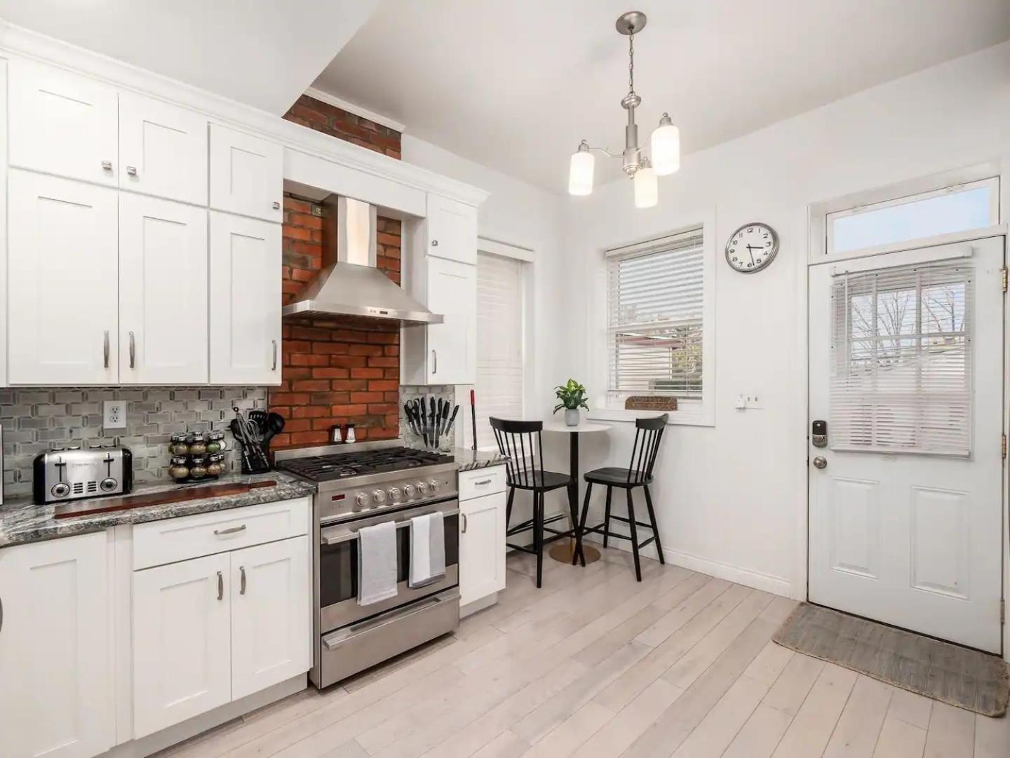 Fun Upscale Oasis W Hot Tub Near Osu & Short North Villa Columbus Eksteriør bilde