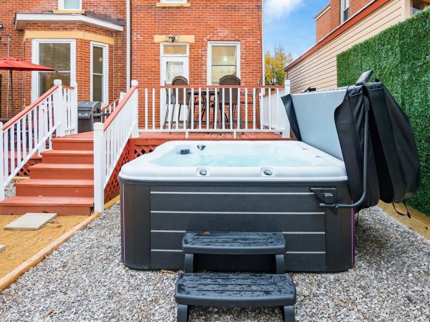 Fun Upscale Oasis W Hot Tub Near Osu & Short North Villa Columbus Eksteriør bilde