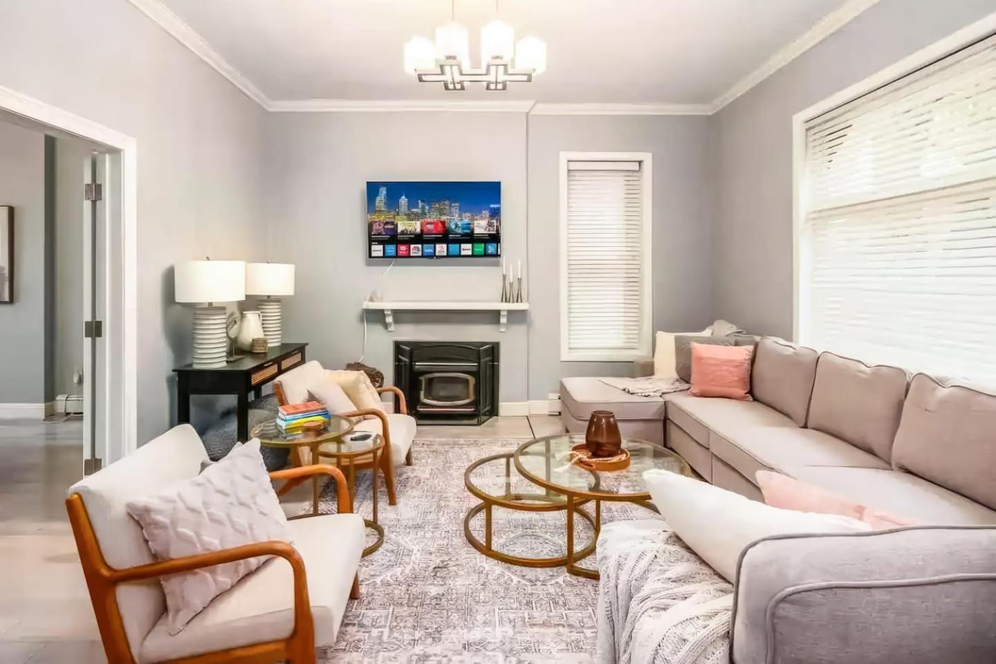 Fun Upscale Oasis W Hot Tub Near Osu & Short North Villa Columbus Eksteriør bilde